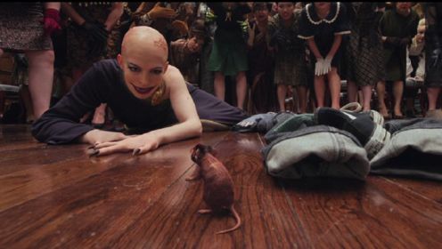 2020最新奇幻片《女巫》男孩吃了美女的巧克力，变成了一只老鼠