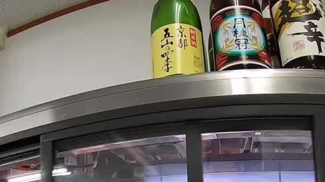 日本煮饭仙人的银饭屋,煮饭相当有讲究而且一摸米就能知道好坏,看完都馋了