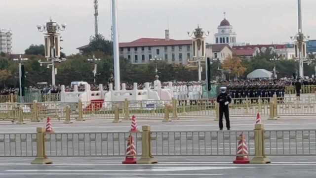 实拍北京天安门广场降国旗,高清全程完整版,仪仗队太帅了!