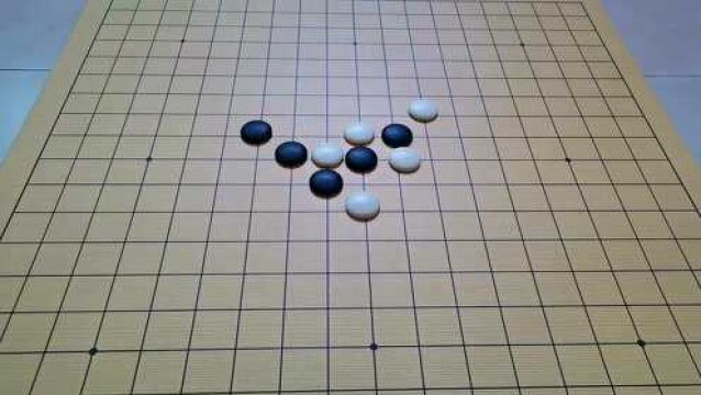 五子棋最强阵法之V子阵:五步成型成为最强进攻法,没有撤退可言