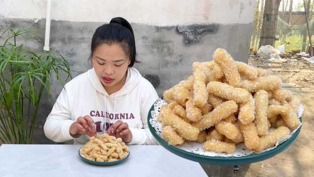 老式江米条,做法简单酥脆香甜,一口一个嘎嘣脆吃出小时候的味道!