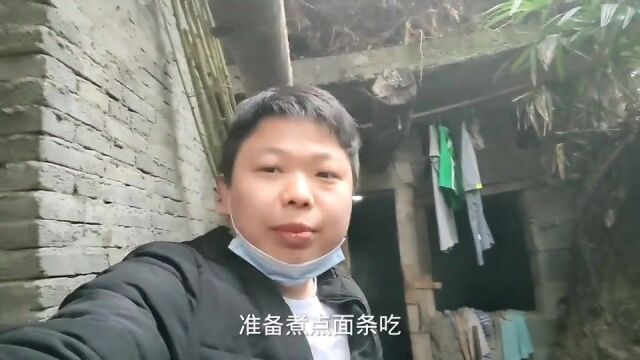 农村三兄弟都是光棍,看看这样的家庭环境,难怪娶不到老婆