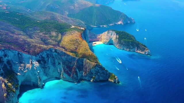 世界上最美丽的海滩之希腊沉船湾(Navagio )海滩