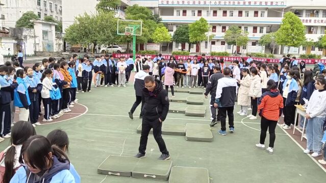 仰卧起坐项目——马山县永州镇初级中学2022体育艺术节活动剪影