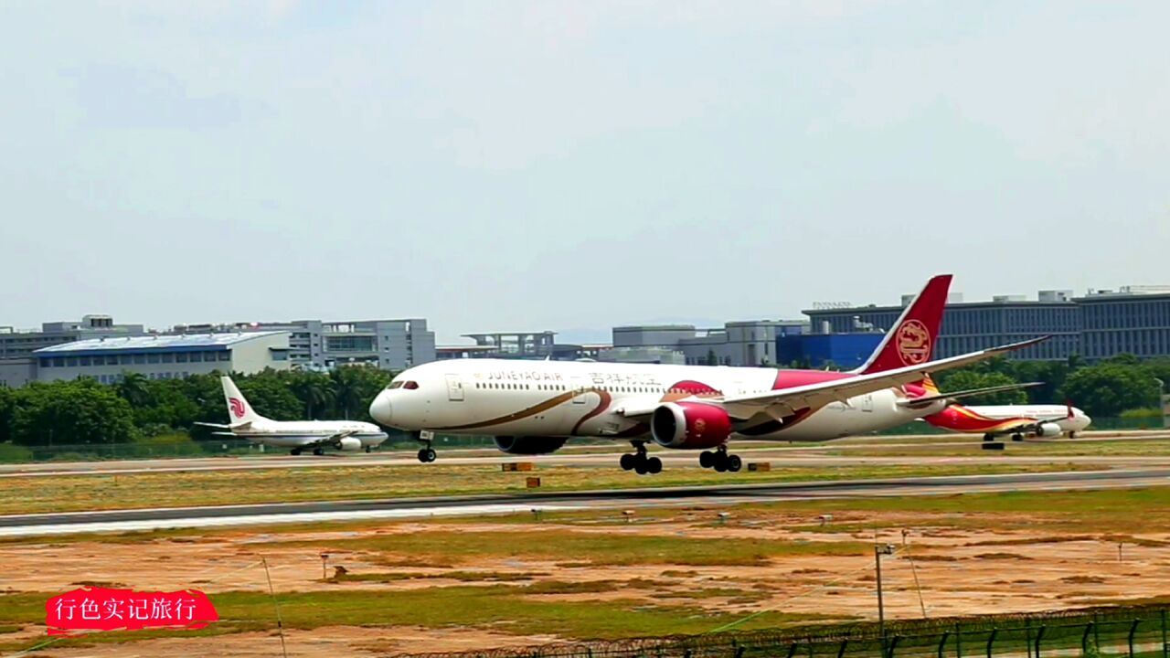 大年三十,吉祥航空波音787彩绘机降落广州,祝大家除夕快乐