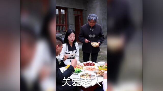 百善孝为先,孝敬父母要趁早,别让父母的期盼,变成无尽的等待