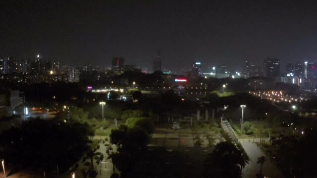 航拍天地:东莞市行政办事中心夜景