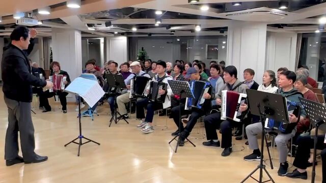 海知音琴行以音乐拥抱社会,以公益回馈社会,为音乐爱好者敞开大门