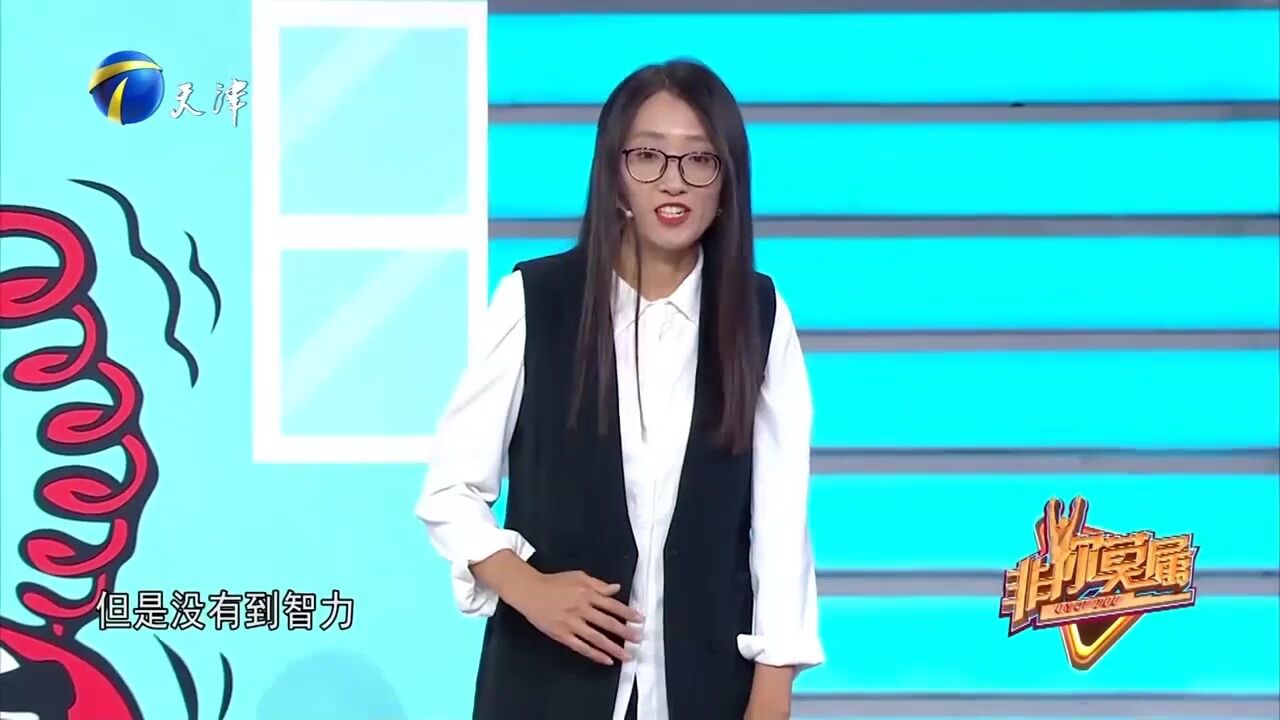 身残志坚的长发女孩,特别有骨气,婉言谢绝好心人的帮助