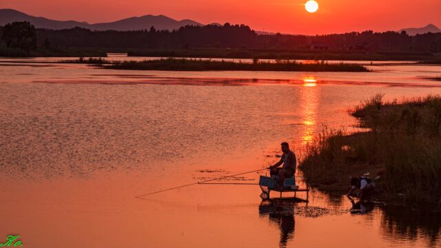 《印象沂源》190季 天湖夕照披金装……