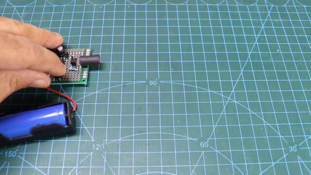 用NE555芯片制作简易的,红外感应防盗报警器 #电子技术 #电子电工