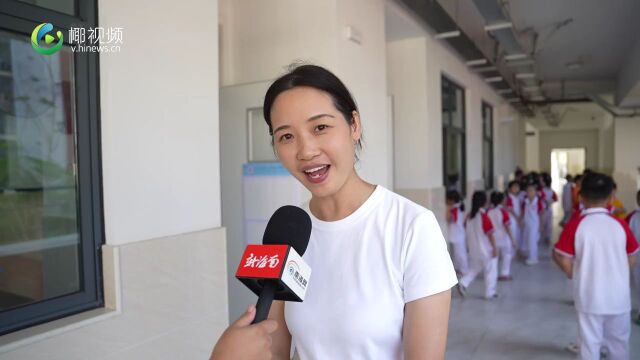 北京师范大学海口附属学校小学部迎来了首次开学典礼