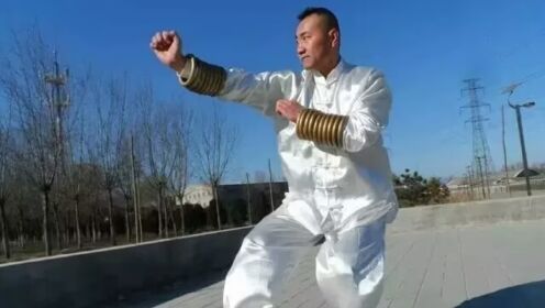 挑战绝技之铁脖子拉汽车