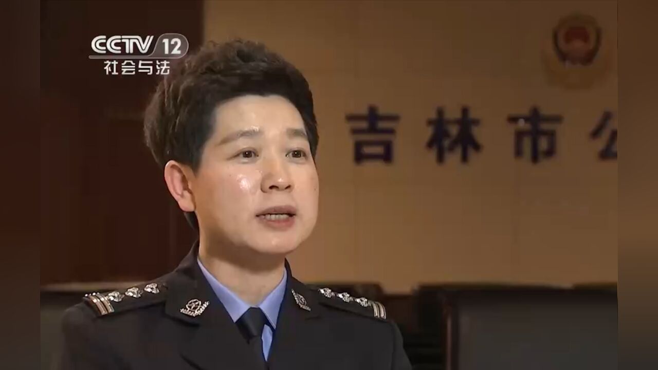 女警张野牵头组成了女子社区警务团队,为维护辖区稳定奠定了基础