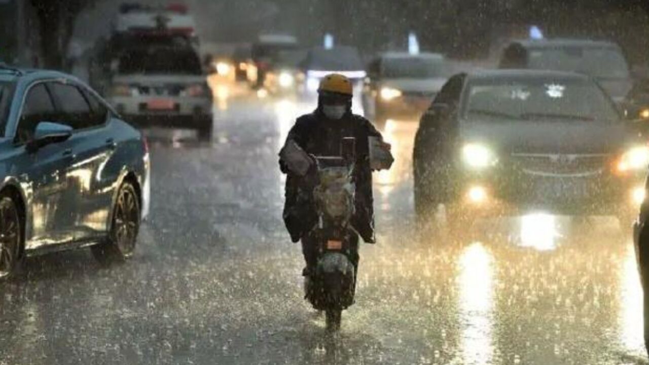 辽宁今天东部雨势猛烈局地有大暴雨 需警惕城市内涝