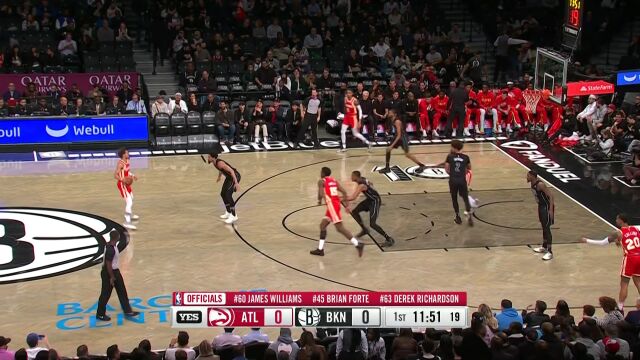 开局先发威！卡佩拉空切篮下于人堆里炸筐