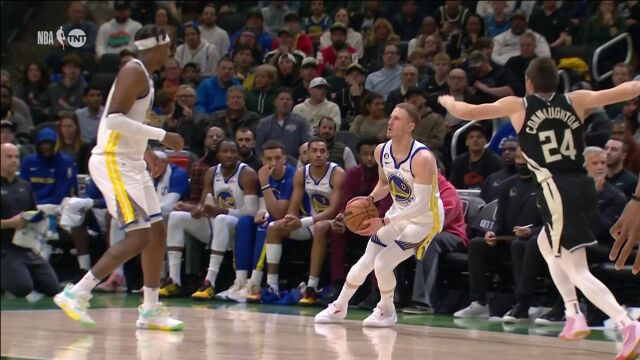 还想在我面前撒野 康诺顿飞身排球大帽迪文琴佐