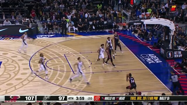 尽显杀手本色 希罗晃飞防守底角三分命中