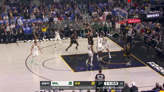 开局手感不错 汤神直突内线投篮命中