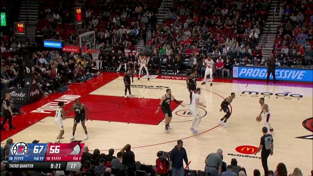 攻防两手抓 努尔基奇助飞塞布尔空接暴扣+遮天大帽小卡