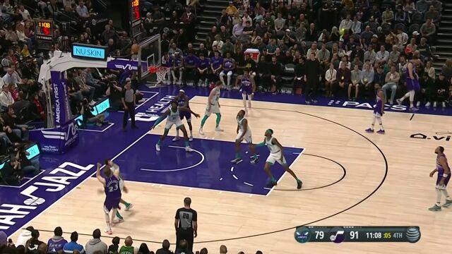 下班心切！爵士末节开始轰出进攻波提前杀死比赛