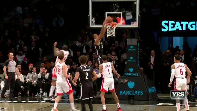 约翰逊眼观六路送妙传 克拉克斯顿空中晃过防守轰炸篮筐