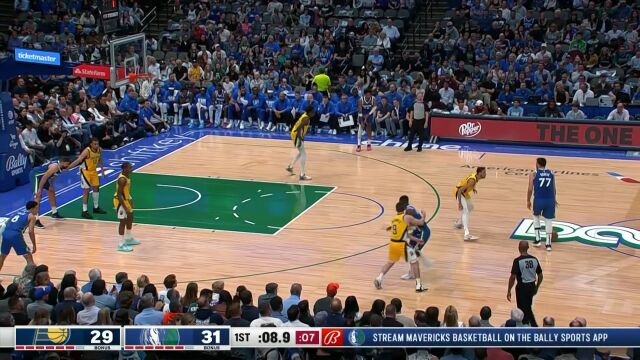 进攻端予取予求 东契奇碾压哈里伯顿突破上篮