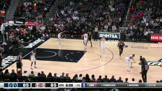 洛杉矶第二纳德！肯纳德手感柔和飚中撤步跳投