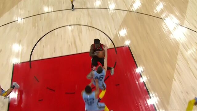 抢断反击行云流水 西亚卡姆蝴蝶穿花强硬打成2+1