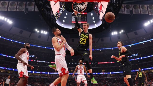 单场七记扣篮生涯新高！马尔卡宁隔扣武切维奇为老东家献礼