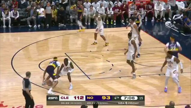 NBA常规赛：骑士vs鹈鹕第4节英文原声回放