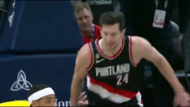 开拓者vs步行者第1节英文原声回放