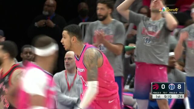 灵动突破穿越火线 库兹马无视三人拦截突破一条龙暴扣