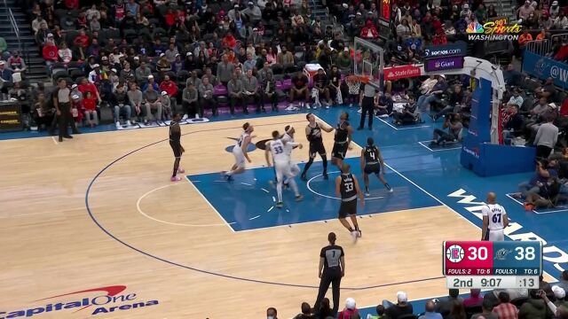 过你就像过马路 库兹马秒过肯纳德拉杆上篮打进