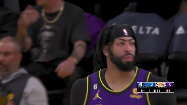 配合日益默契！拉塞尔与戴维斯连续挡拆传导击穿防线