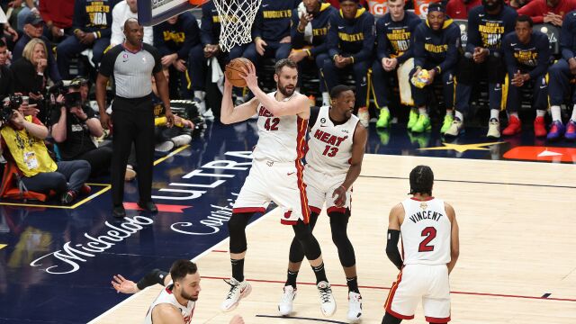 总决赛经验丰富！乐福提上首发三度防守建功