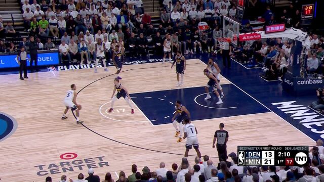 出其不意攻其不备 布朗脚踩风火轮抢断暴扣一条龙还以颜色