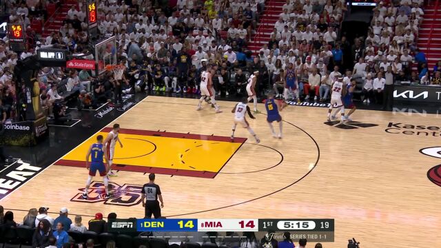 油漆区抛投得手 苏群：约基奇只要在三步之内怎么投都随便进