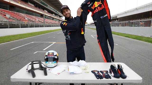 F1赛车服到底有啥黑科技?700摄氏度都烧不坏,难怪值50万!