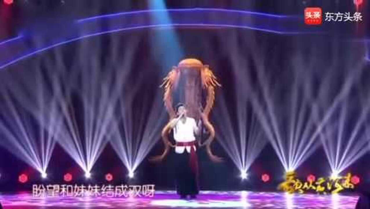 枣农郝鹏鹏一首桃花红杏花白唱出西北民歌的气势
