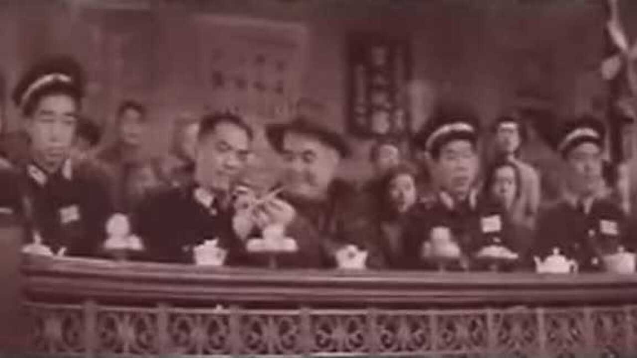 陆幻奇与妻表演魔术赢得观众的掌声令人惊叹