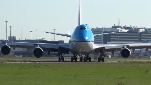 荷兰皇家航空公司B747400,在阿姆斯特丹史基浦机场起飞