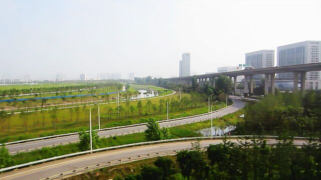 乘坐武汉地铁4号线,在汉阳“上天入地”看风景