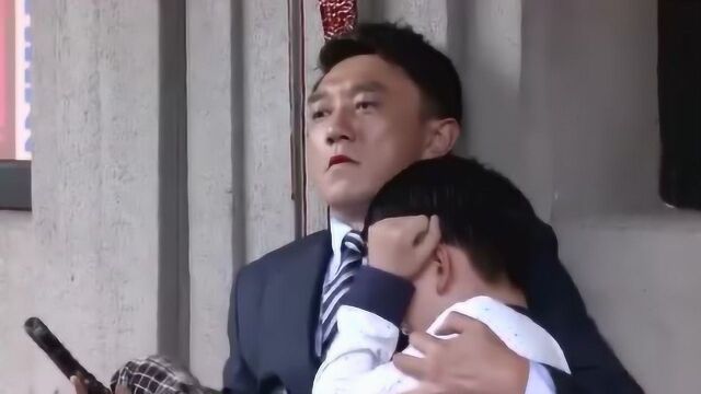 《映山红》罗云山为了救他儿子盼盼牺牲了