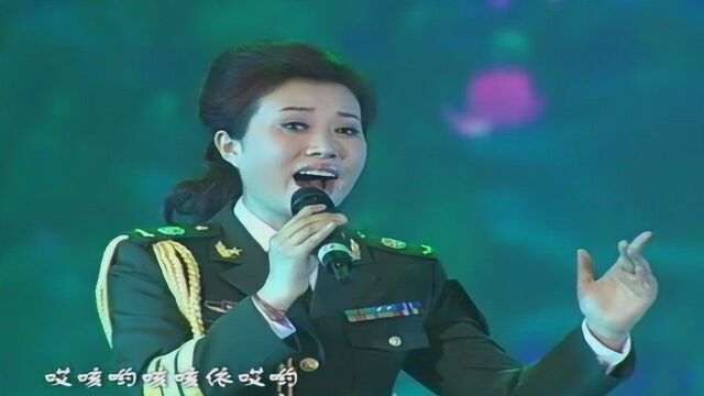 美女南欣演唱《微山湖》,歌声甜美,真情动听