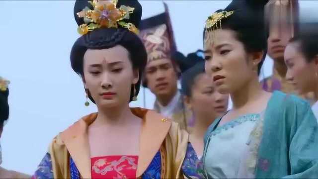 宠妃从湖中起来性格大变,大家以为她中了魔,却不知宠妃是穿越女