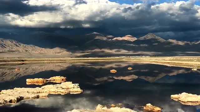 感觉来到了外太空一样青海真的太美了啊,这里的风景特别的好看!