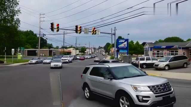 大型消防车出警,来感受一下消防车出警时的震撼与霸气