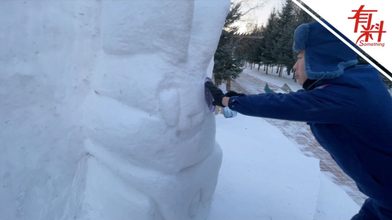 极具地方特色!东北消防员在营区做雪雕庆新年 雕出春晚吉祥物