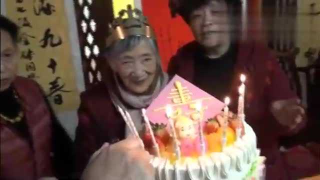 全国好医生孙同郊教授90大寿庆典 6孙老师许愿吹蜡烛分蛋糕 上